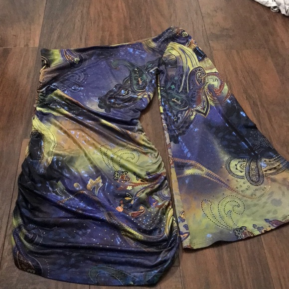 Tops - Beautiful one sleeve top   Size M